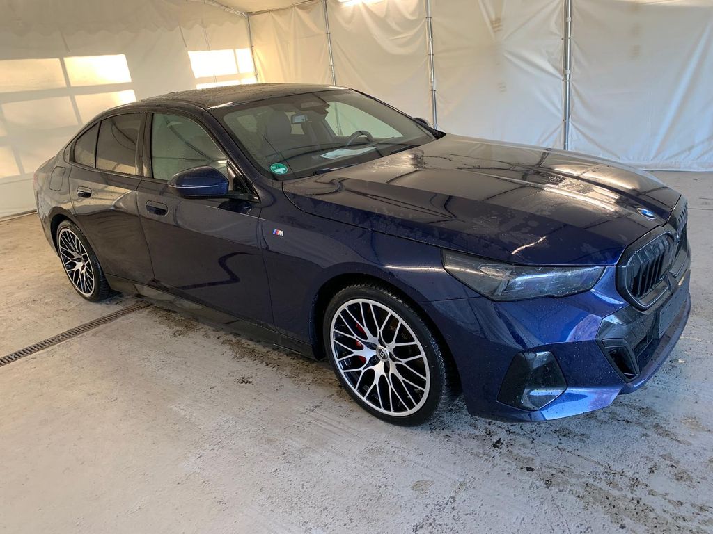 BMW 540 2024 г. Синий, пробег 45700 км