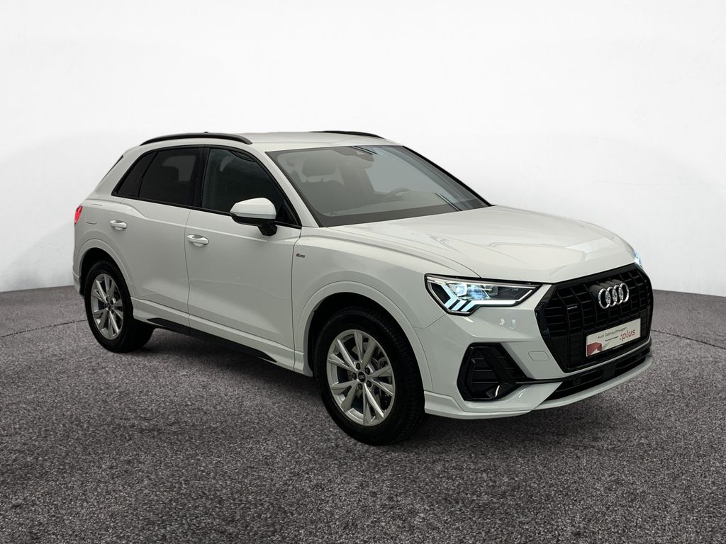 Audi Q3 2022 г. Белый, пробег 47900 км
