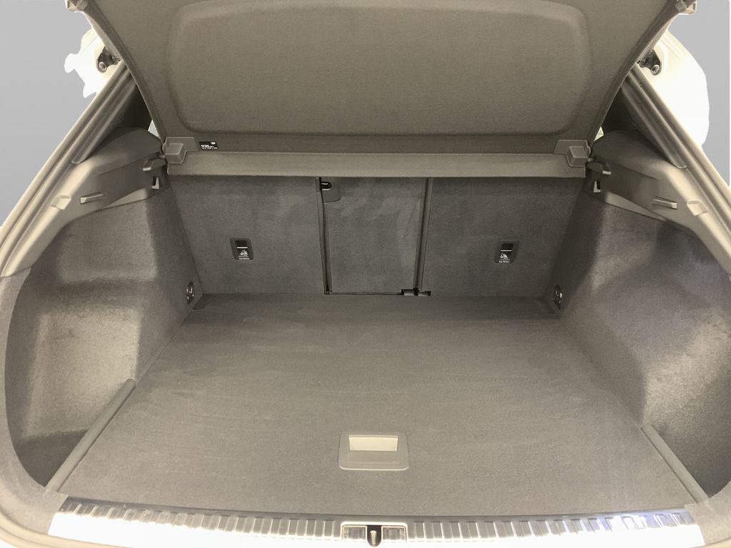 Audi Q3 2022 г. Белый, пробег 47900 км