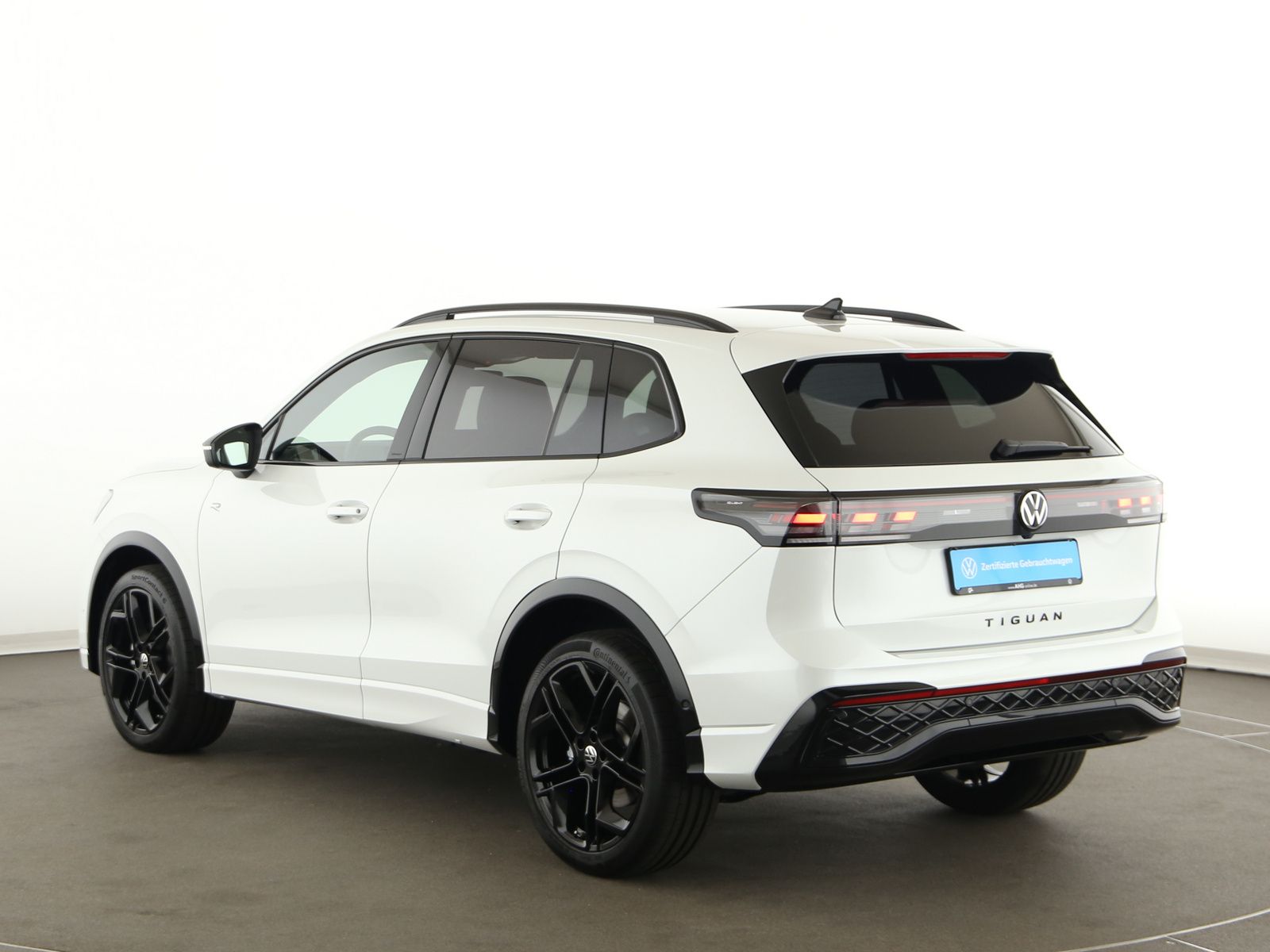 Volkswagen Tiguan 2026 г. Белый, пробег 11350 км