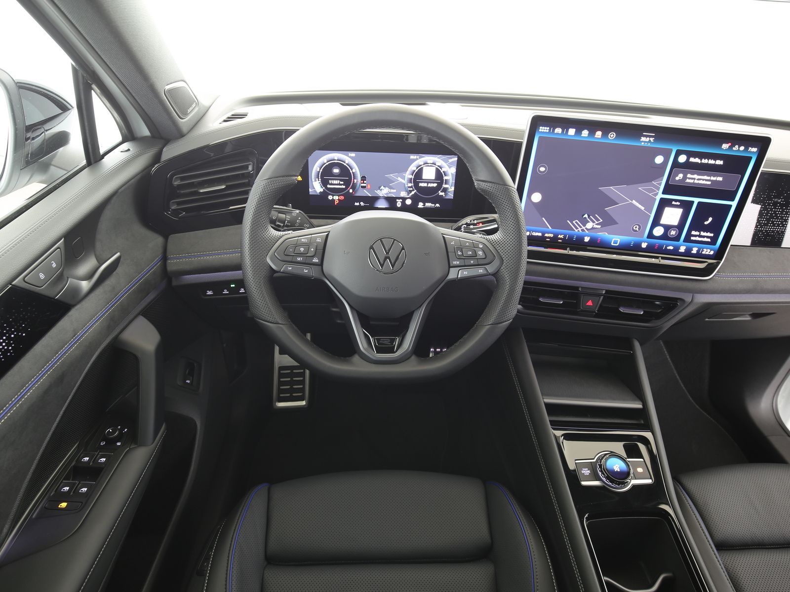 Volkswagen Tiguan 2026 г. Белый, пробег 11350 км
