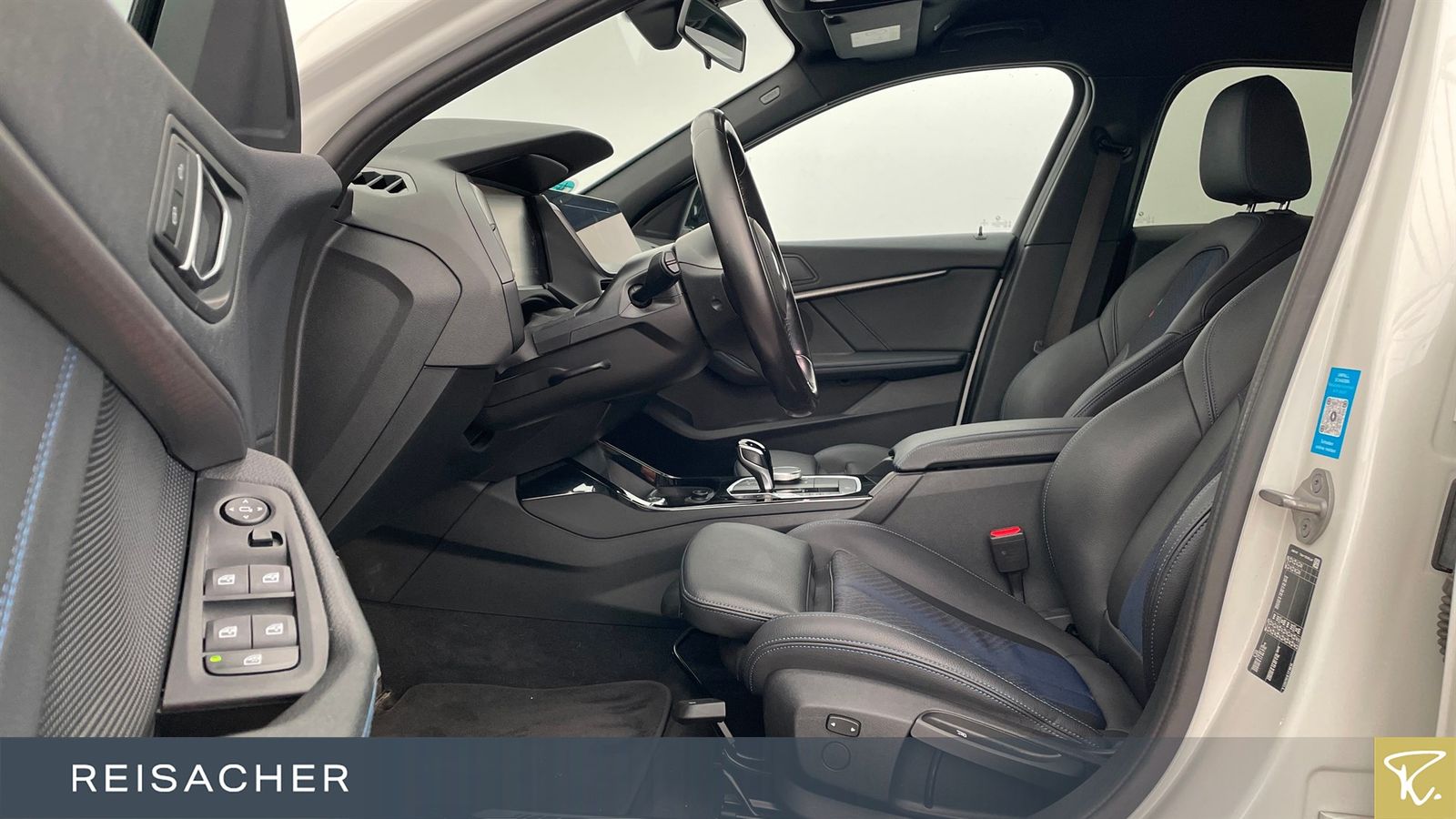 BMW 118 2023 г. Белый, пробег 52746 км