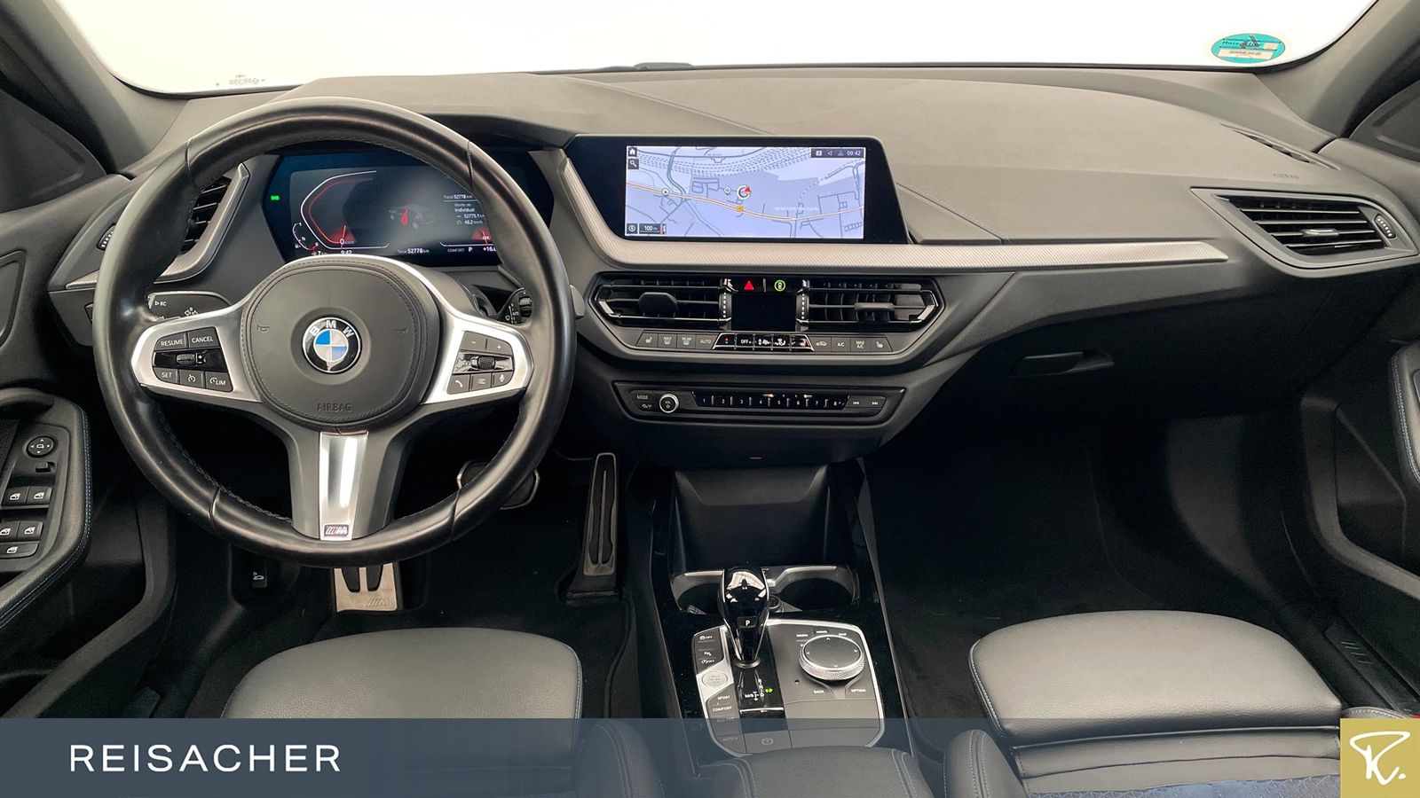 BMW 118 2023 г. Белый, пробег 52746 км