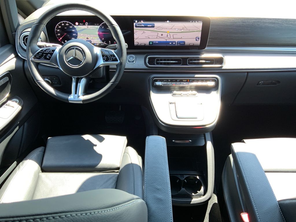 Mercedes-Benz V 250 2025 г. Чёрный, пробег 32800 км