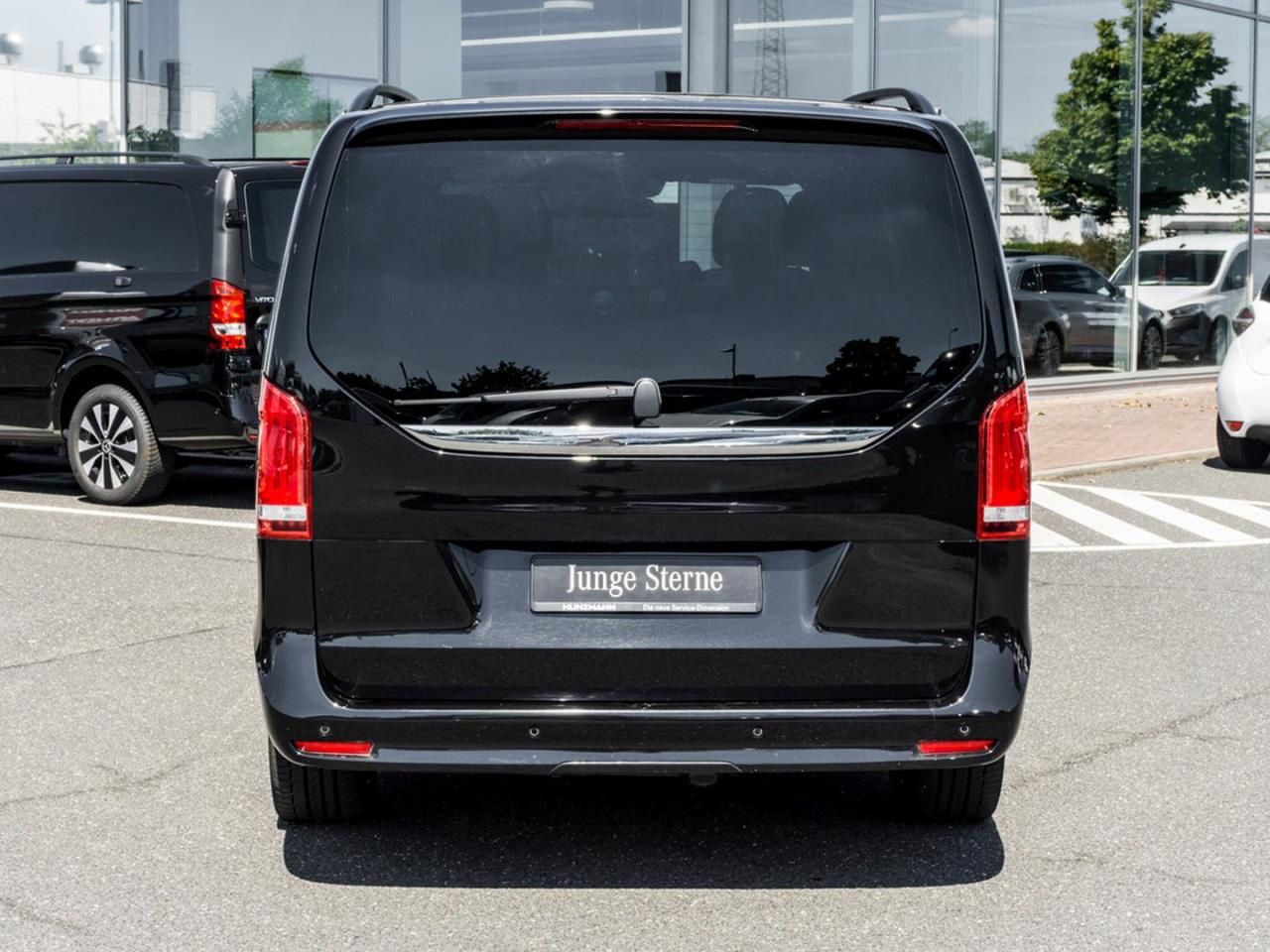 Mercedes-Benz V 300 2022 г. Чёрный, пробег 45200 км