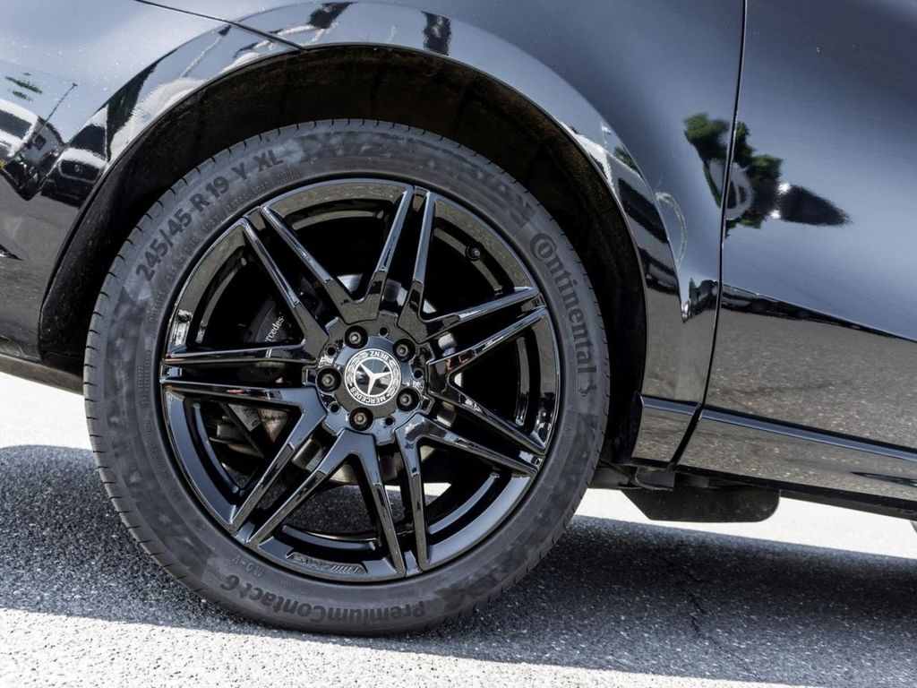Mercedes-Benz V 300 2022 г. Чёрный, пробег 45200 км