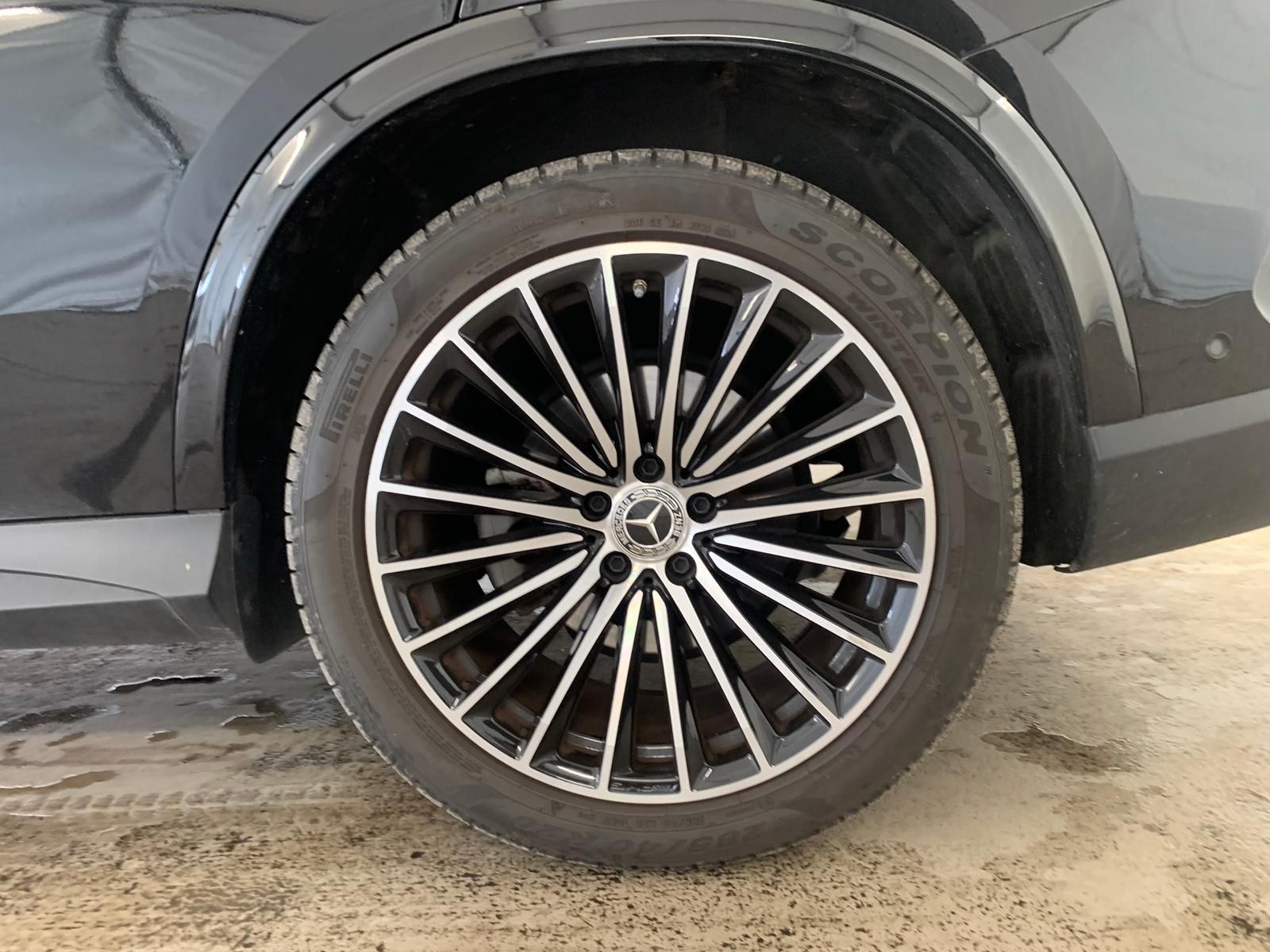 Mercedes-Benz GLC 300 2025 г. Чёрный, пробег 26800 км