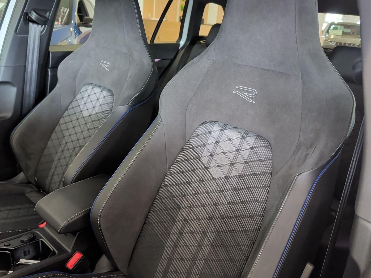 Volkswagen Golf 2025 г. Белый, пробег 55824 км