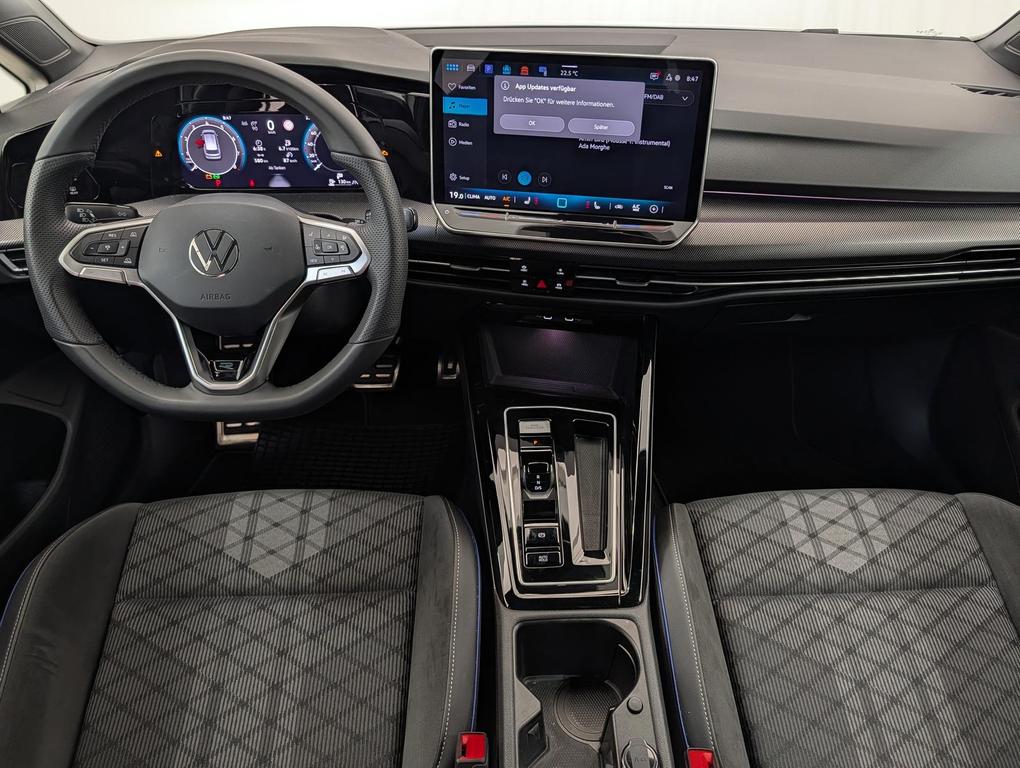 Volkswagen Golf 2025 г. Белый, пробег 58150 км