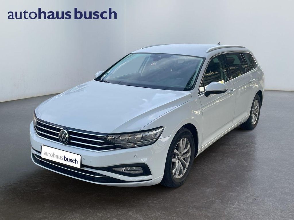 Volkswagen PASSAT VARIANT 2023 г. Белый, пробег 47421 км