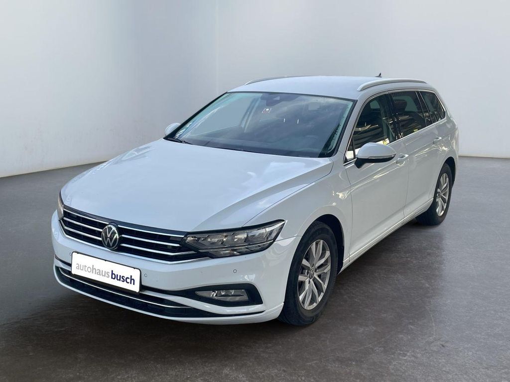 Volkswagen PASSAT VARIANT 2023 г. Белый, пробег 47421 км
