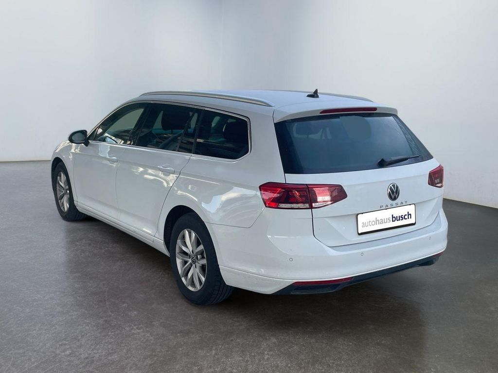Volkswagen PASSAT VARIANT 2023 г. Белый, пробег 47421 км