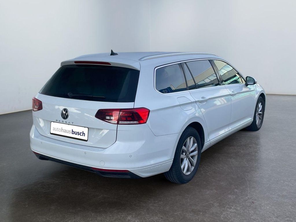 Volkswagen PASSAT VARIANT 2023 г. Белый, пробег 47421 км