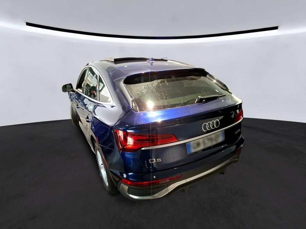 Audi Q5 2023 г. Синий, пробег 57530 км
