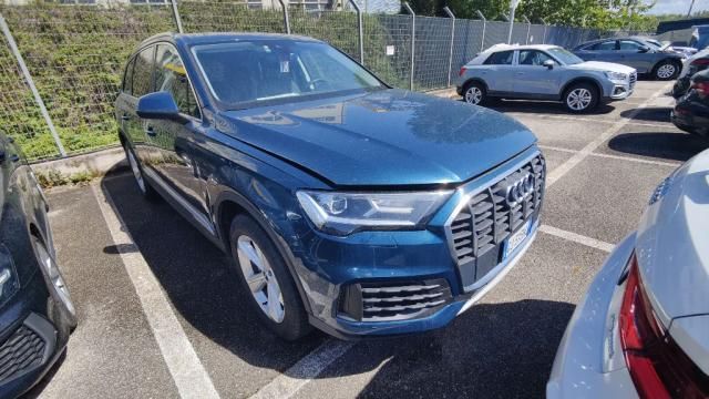 Audi Q7 2022 г. Синий, пробег 8896 км