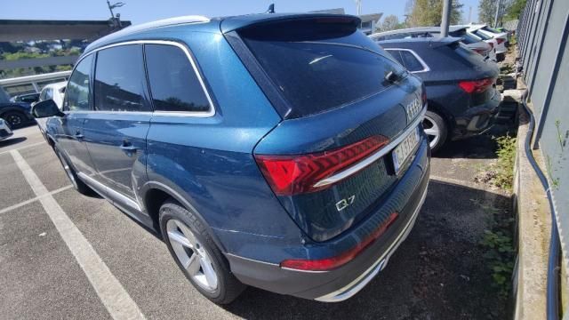 Audi Q7 2022 г. Синий, пробег 8896 км