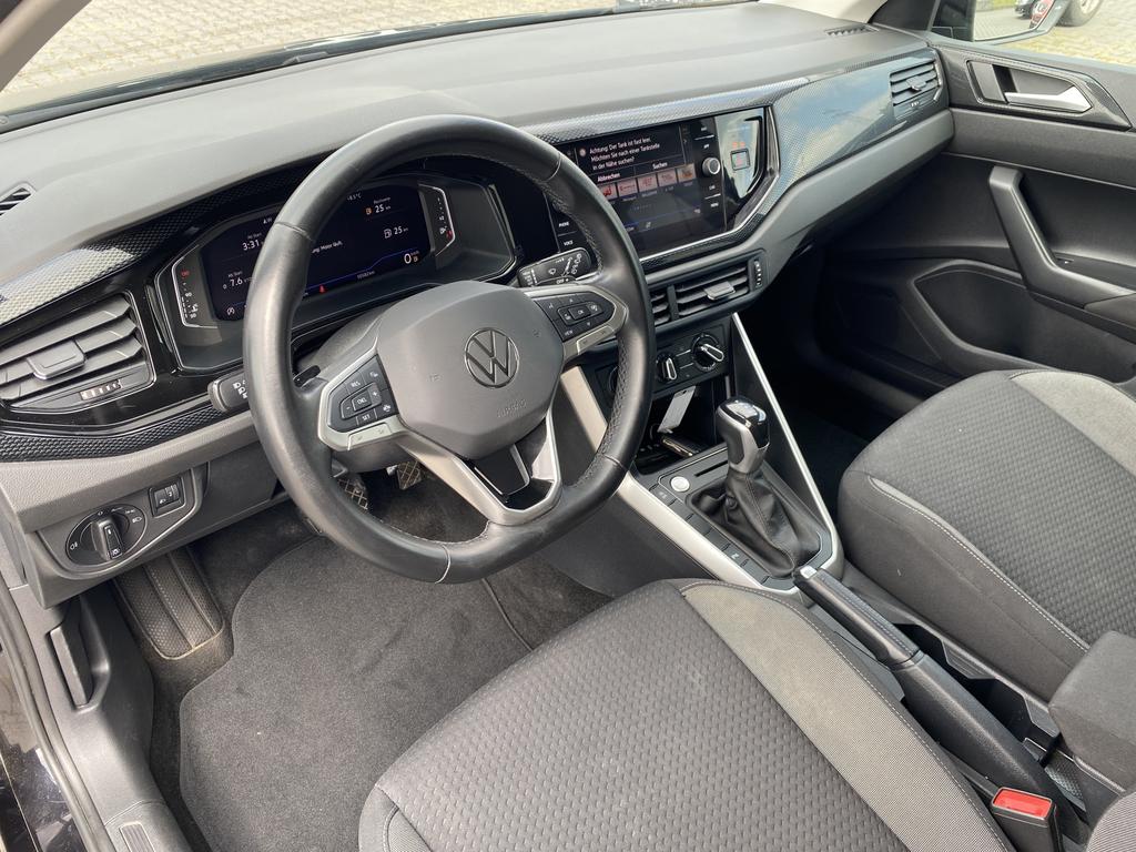 Volkswagen Polo 2023 г. Чёрный, пробег 50500 км