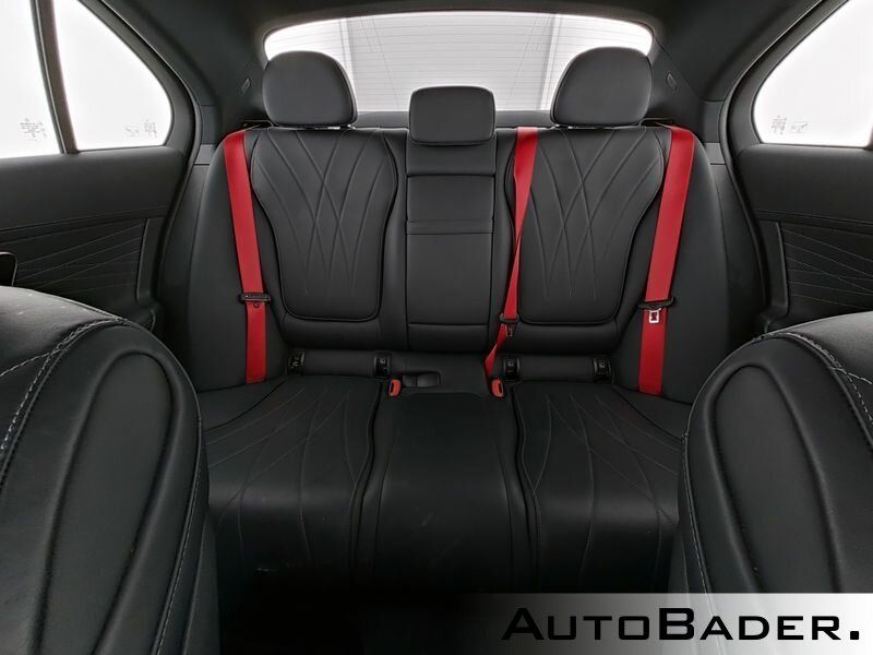 Mercedes-Benz C 43 AMG 2023 г. Чёрный, пробег 41640 км