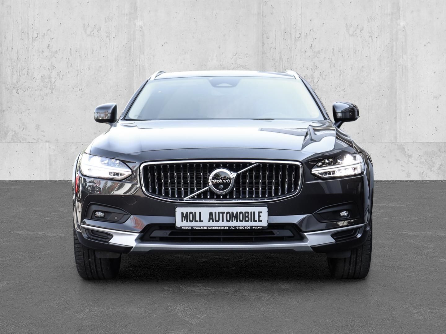 Volvo V90 Cross Country 2024 г. Серый, пробег 58513 км