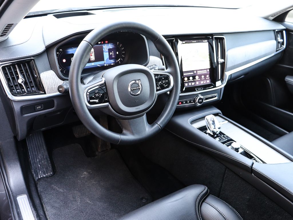 Volvo V90 Cross Country 2024 г. Серый, пробег 58513 км