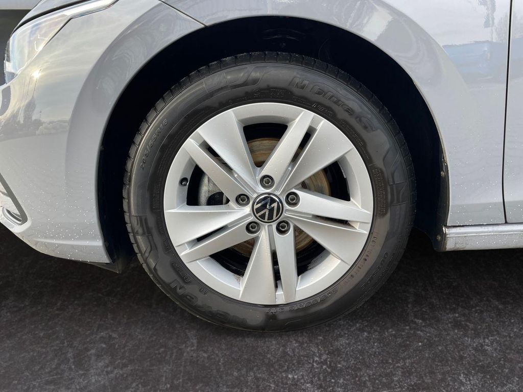Volkswagen Golf 2024 г. Серый, пробег 47347 км