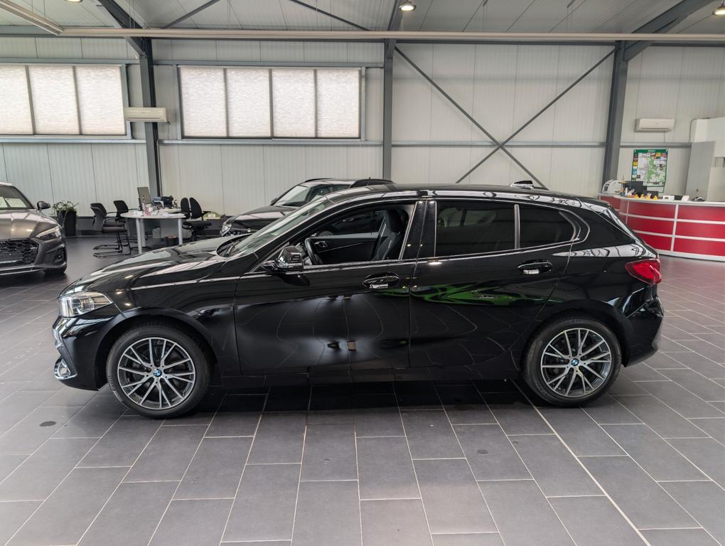 BMW 118 2023 г. Чёрный, пробег 43000 км