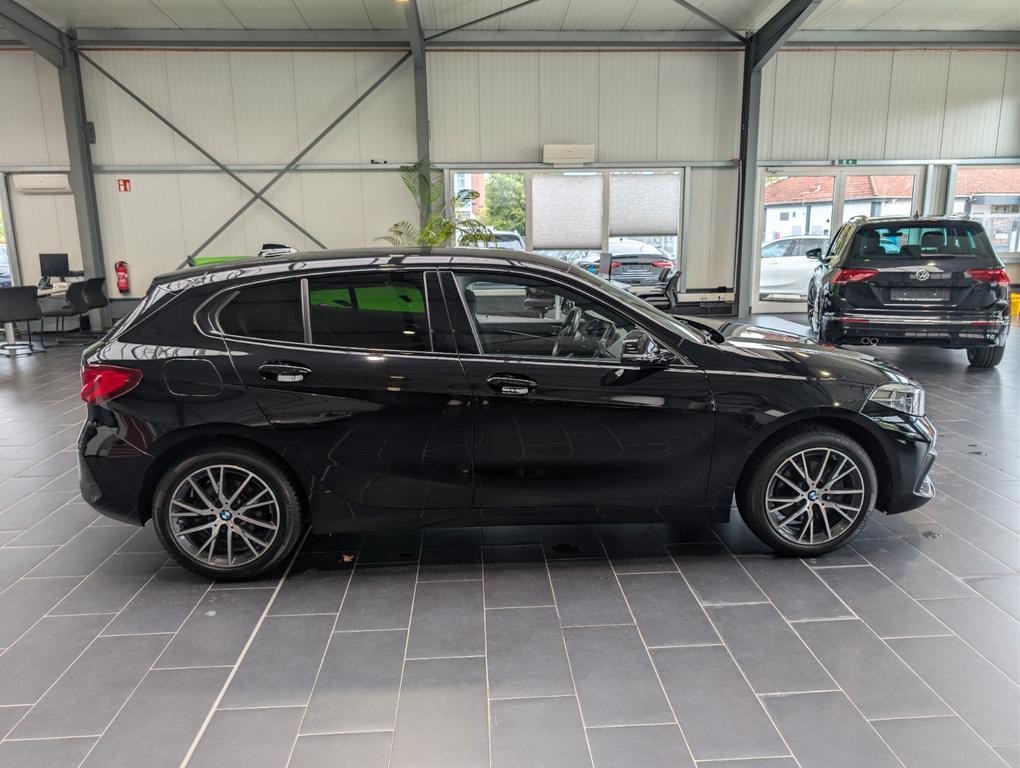 BMW 118 2023 г. Чёрный, пробег 43000 км