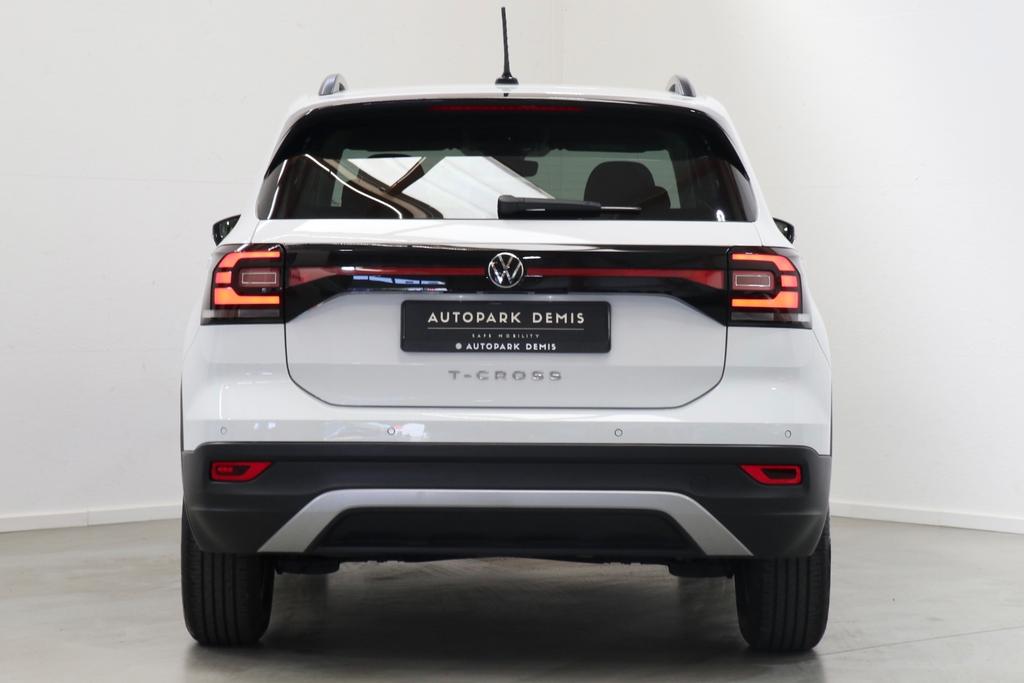 Volkswagen T-Cross 2023 г. Белый, пробег 35700 км