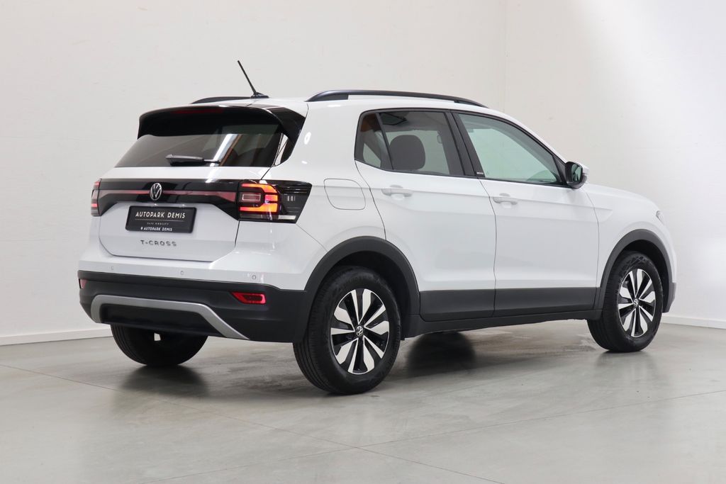 Volkswagen T-Cross 2023 г. Белый, пробег 35700 км
