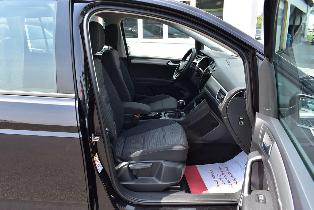 Volkswagen Touran 2025 г. Чёрный, пробег 35147 км