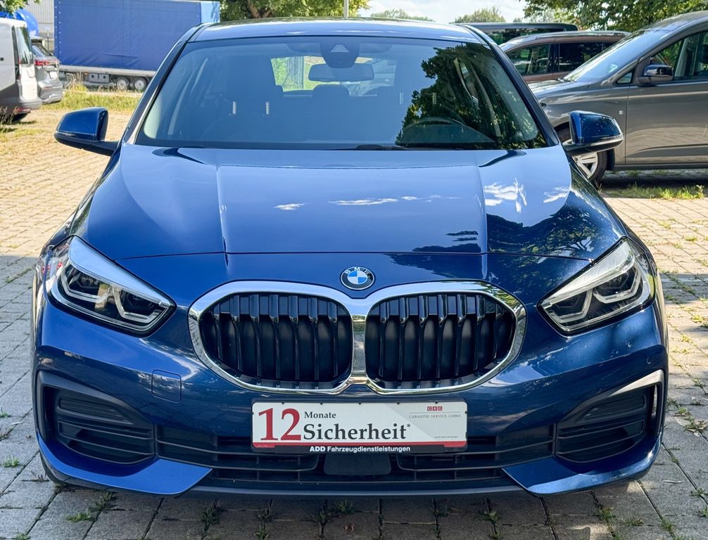 BMW 120 2023 г. Синий, пробег 45900 км