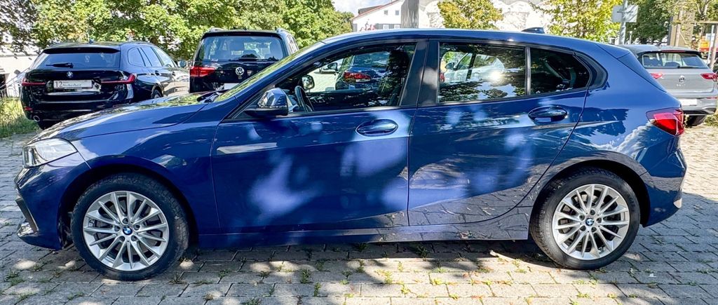 BMW 120 2023 г. Синий, пробег 45900 км