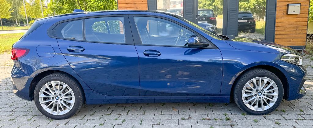 BMW 120 2023 г. Синий, пробег 45900 км