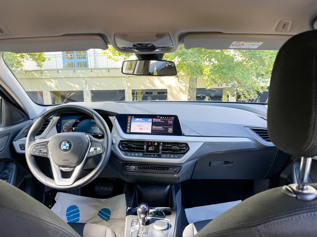 BMW 120 2023 г. Синий, пробег 45900 км
