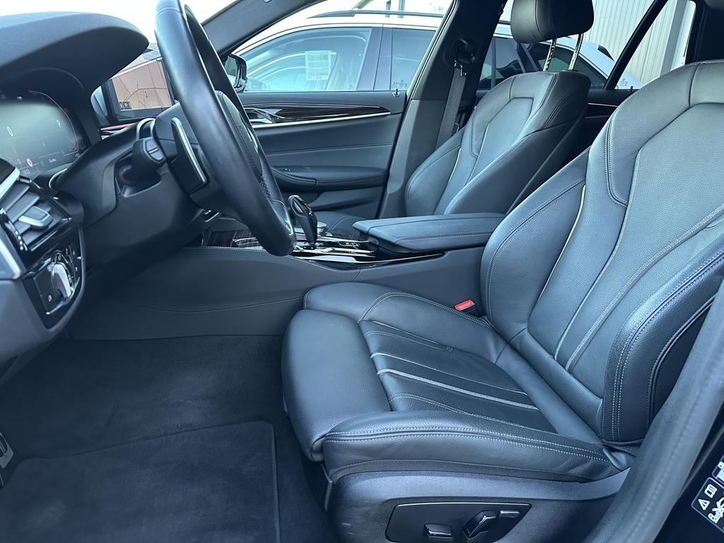 BMW 530 2022 г. Чёрный, пробег 49750 км