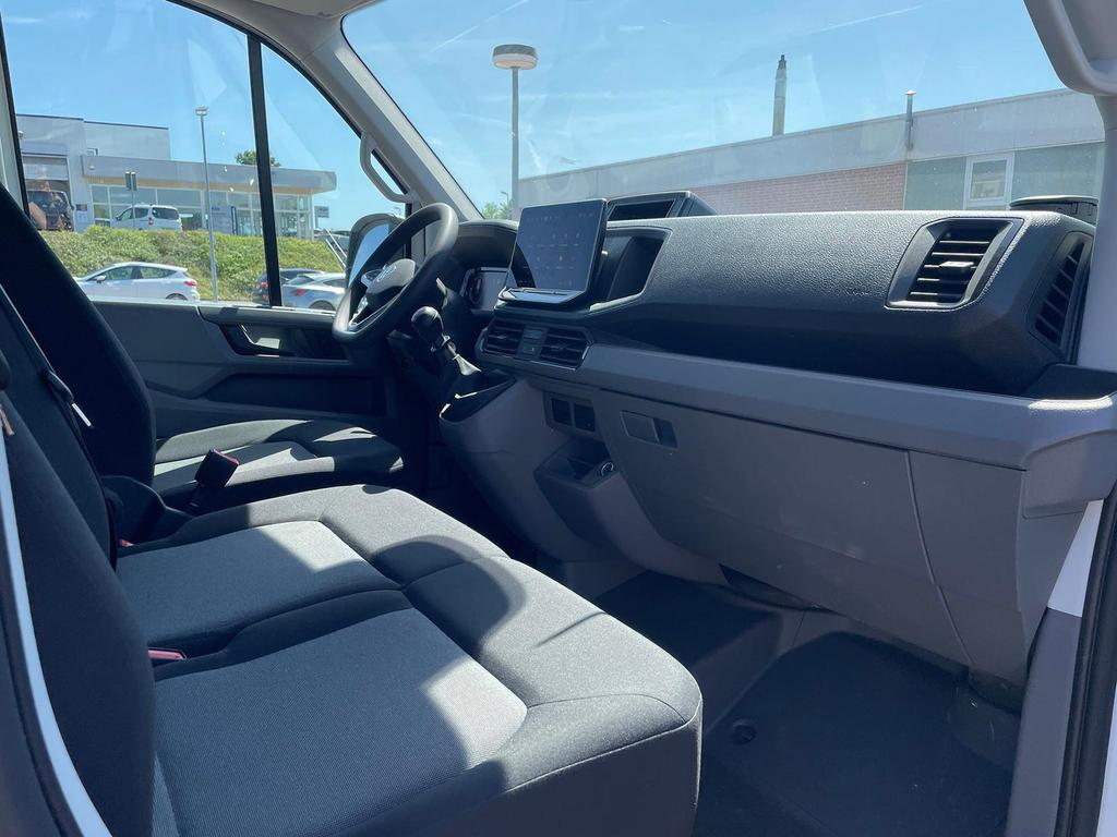 Volkswagen CRAFTER 2025 г. Белый, пробег 35000 км