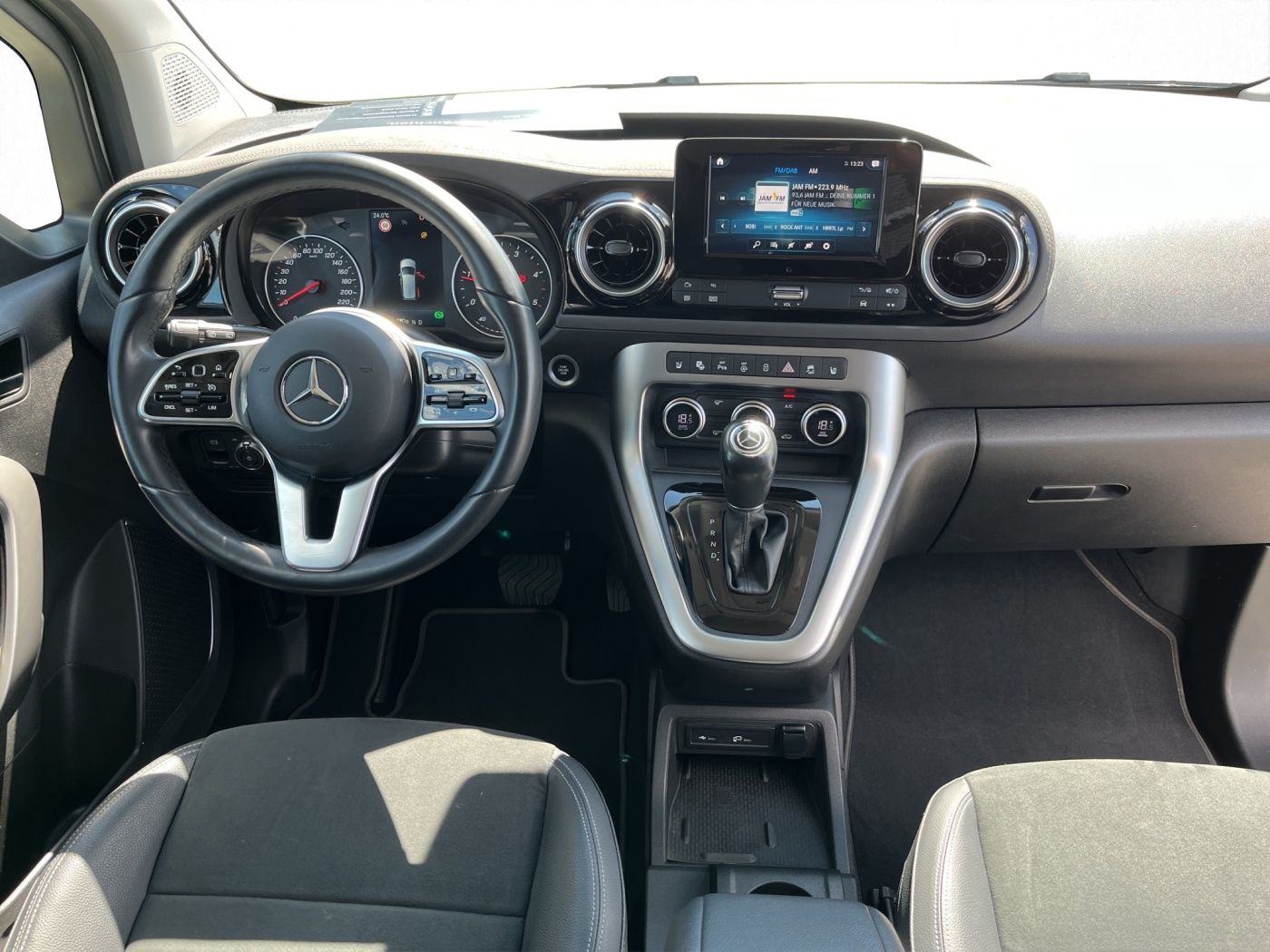 Mercedes-Benz T-CLASS 2022 г. Серебристый, пробег 51600 км
