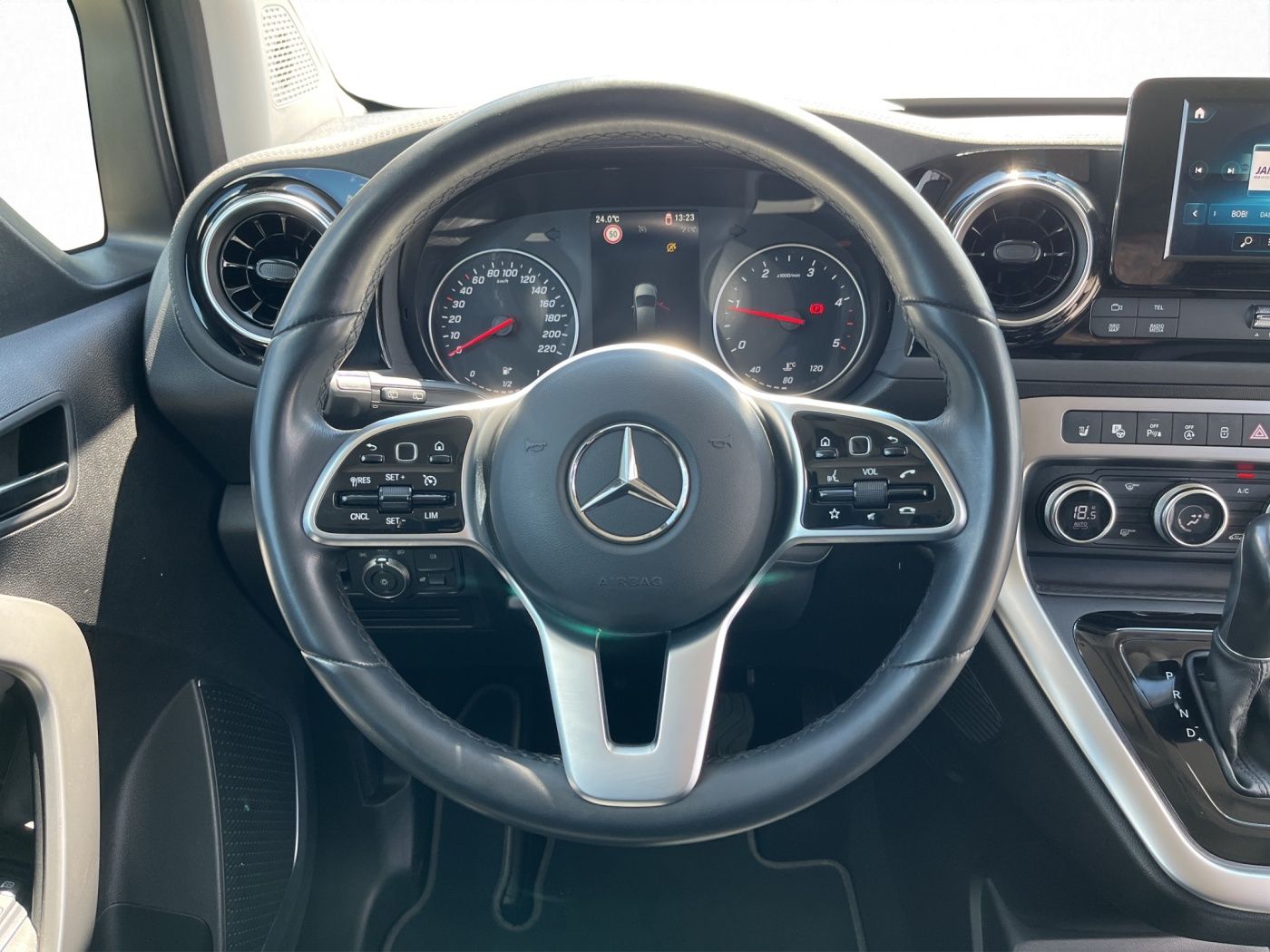Mercedes-Benz T-CLASS 2022 г. Серебристый, пробег 51600 км