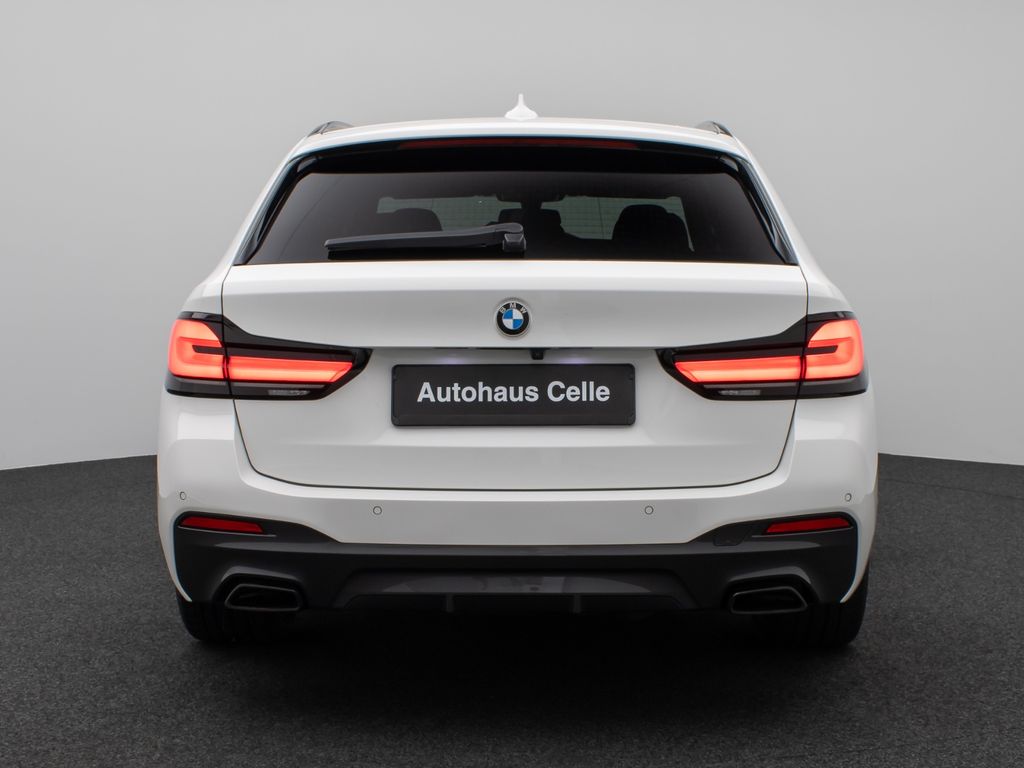 BMW 540 2022 г. Белый, пробег 49998 км