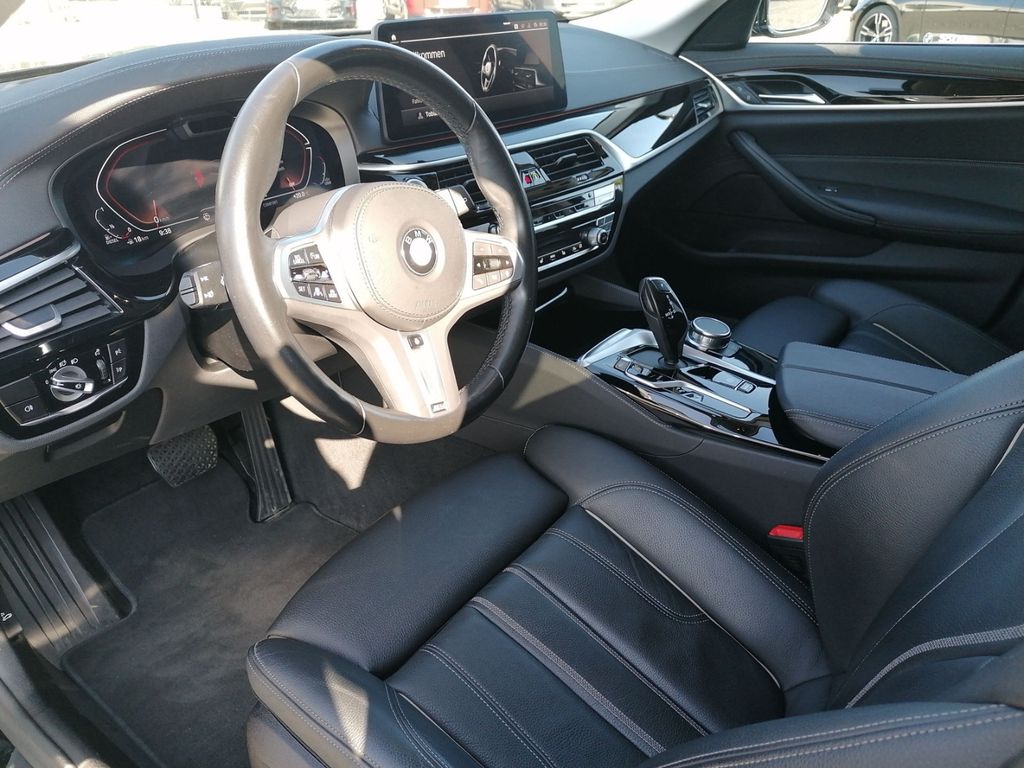 BMW 520 2023 г. Чёрный, пробег 58454 км