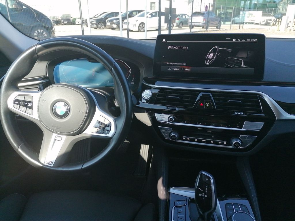 BMW 520 2023 г. Чёрный, пробег 58454 км