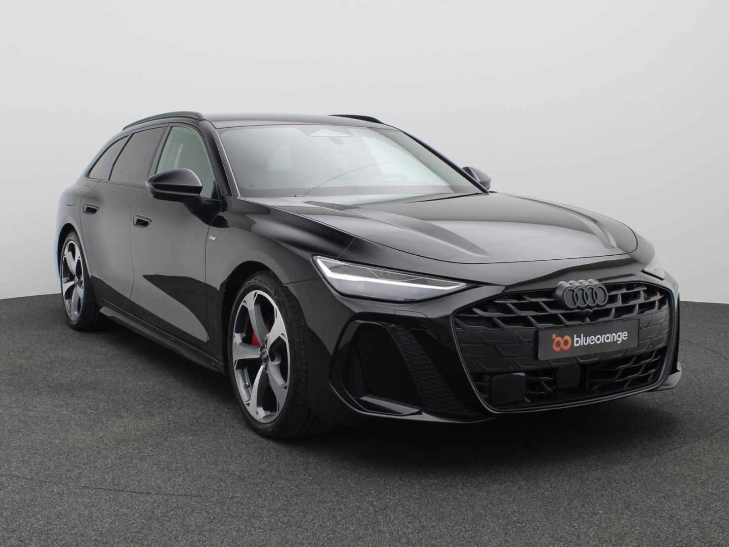 Audi A6 2025 г. Чёрный, пробег 22950 км
