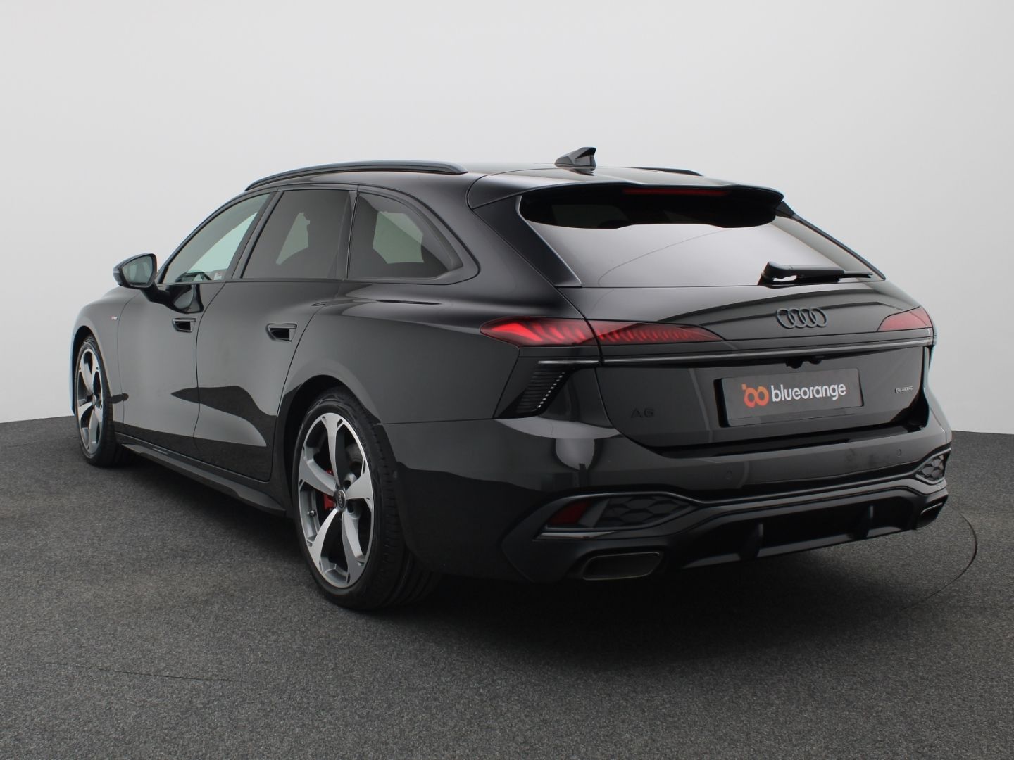 Audi A6 2025 г. Чёрный, пробег 22950 км