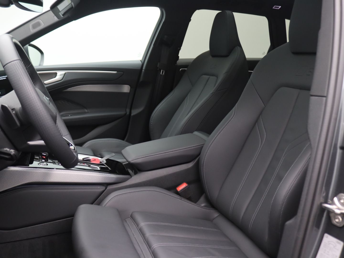 Audi A6 2025 г. Серый, пробег 21712 км