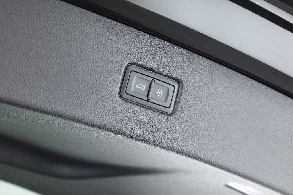 Audi SQ7 2024 г. Чёрный, пробег 36200 км