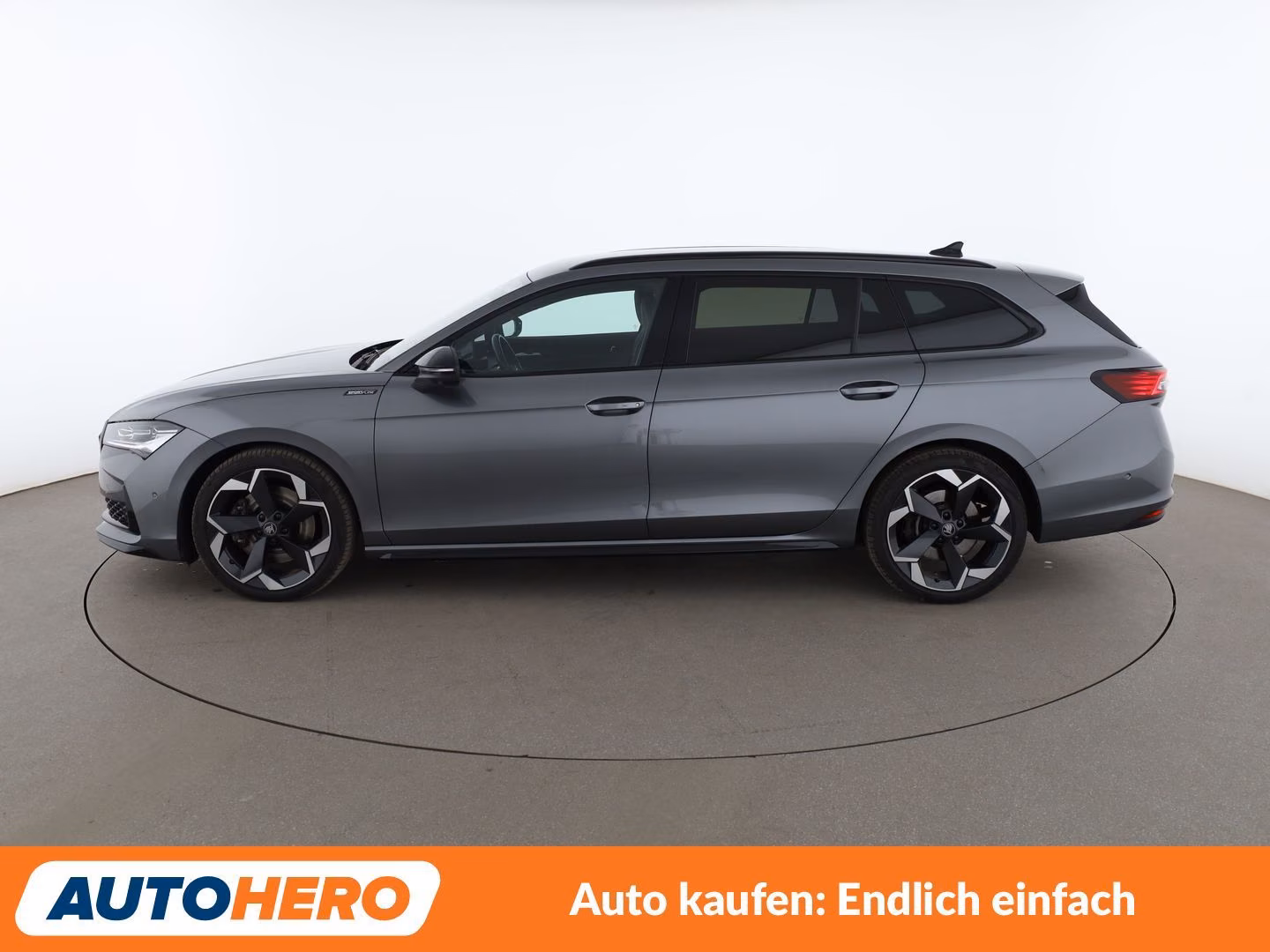 Skoda Superb 2025 г. Серый, пробег 45473 км