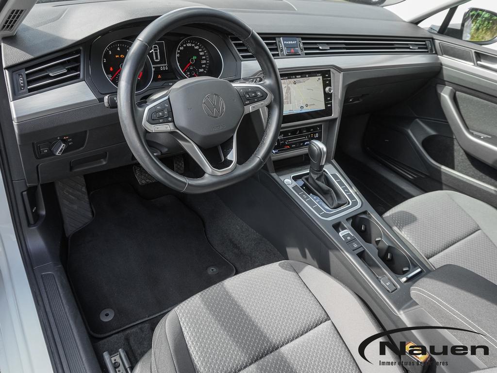 Volkswagen PASSAT VARIANT 2023 г. Белый, пробег 50210 км