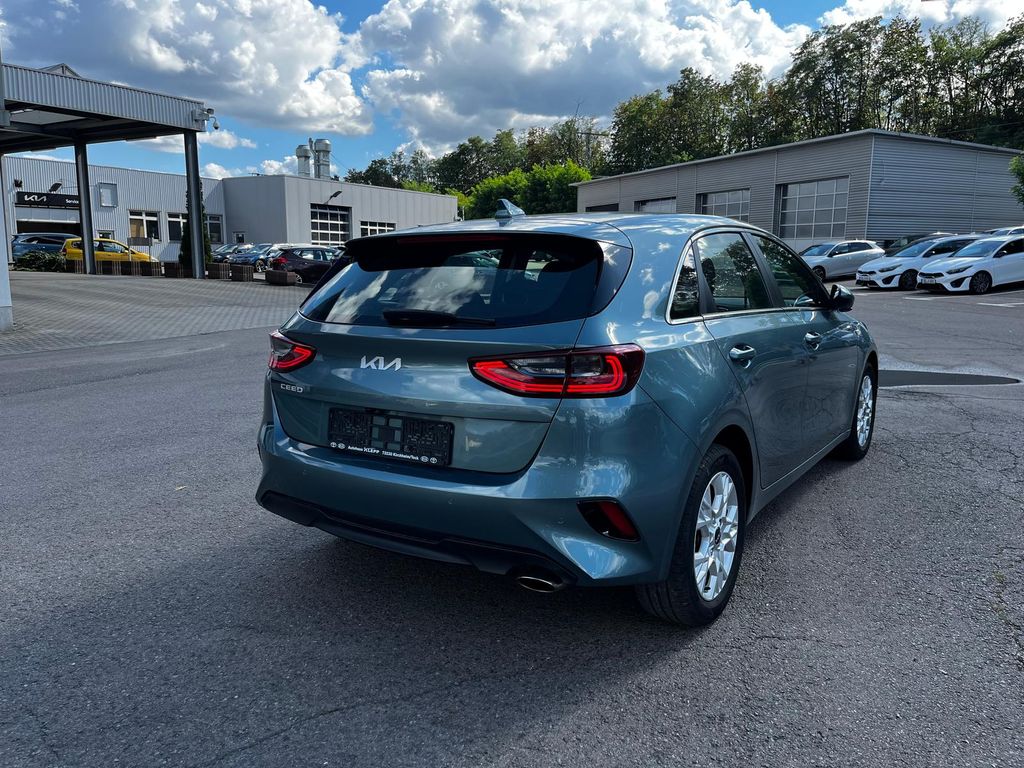 Kia CEE'D / CEED 2022 г. Серый, пробег 49995 км