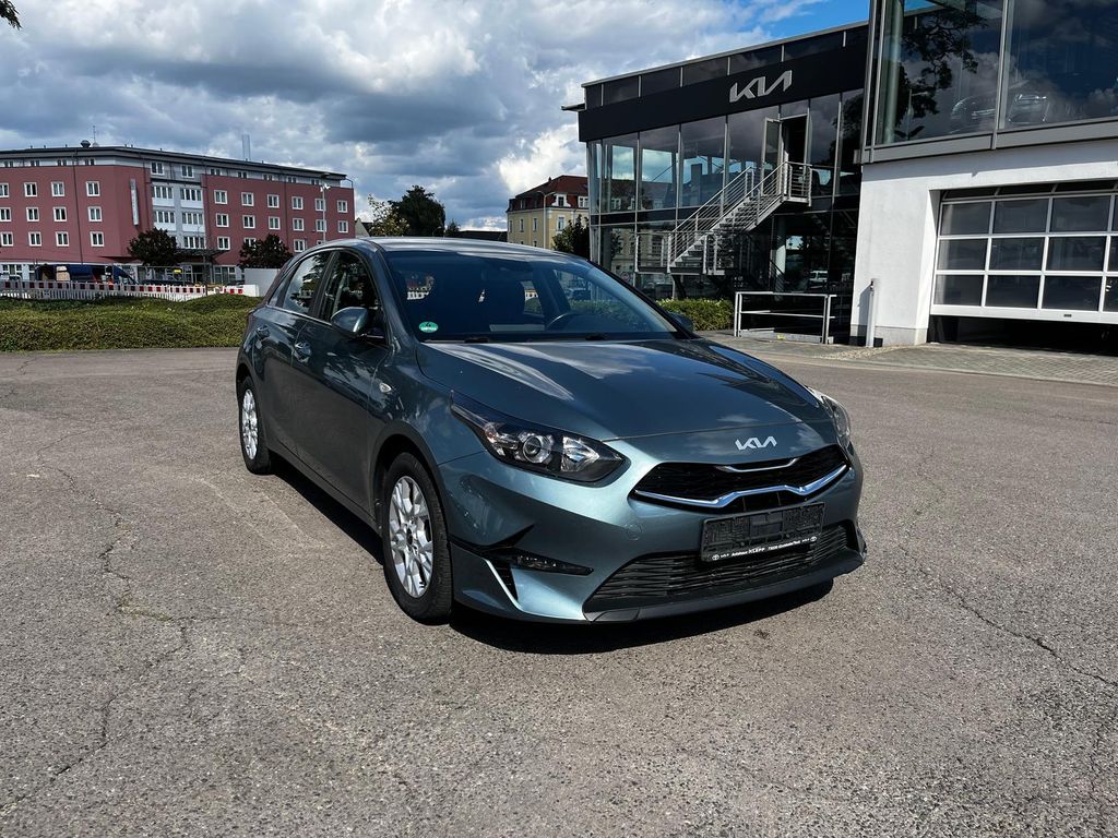 Kia CEE'D / CEED 2022 г. Серый, пробег 49995 км
