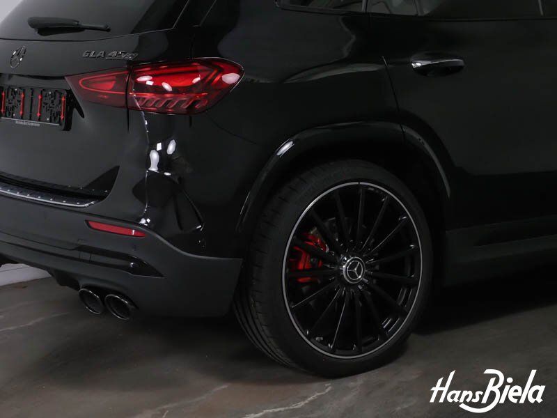 Mercedes-Benz GLA 45 AMG 2025 г. Чёрный, пробег 12485 км